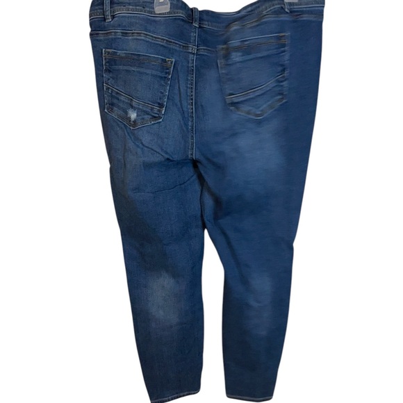 A pair of Love & Legend jeans by Pennington’s in size 20. Skinny legs - Picture 7 of 8